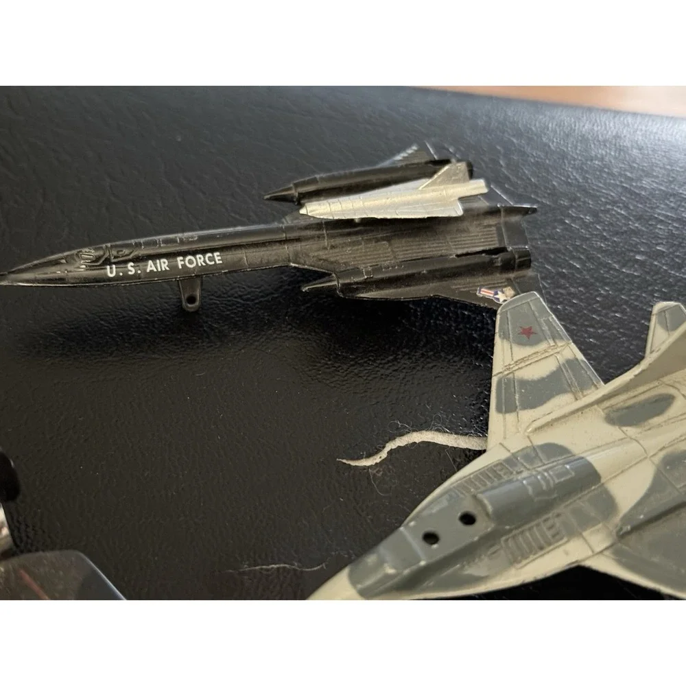 4 DIECAST‎ METAL AIRPLANES